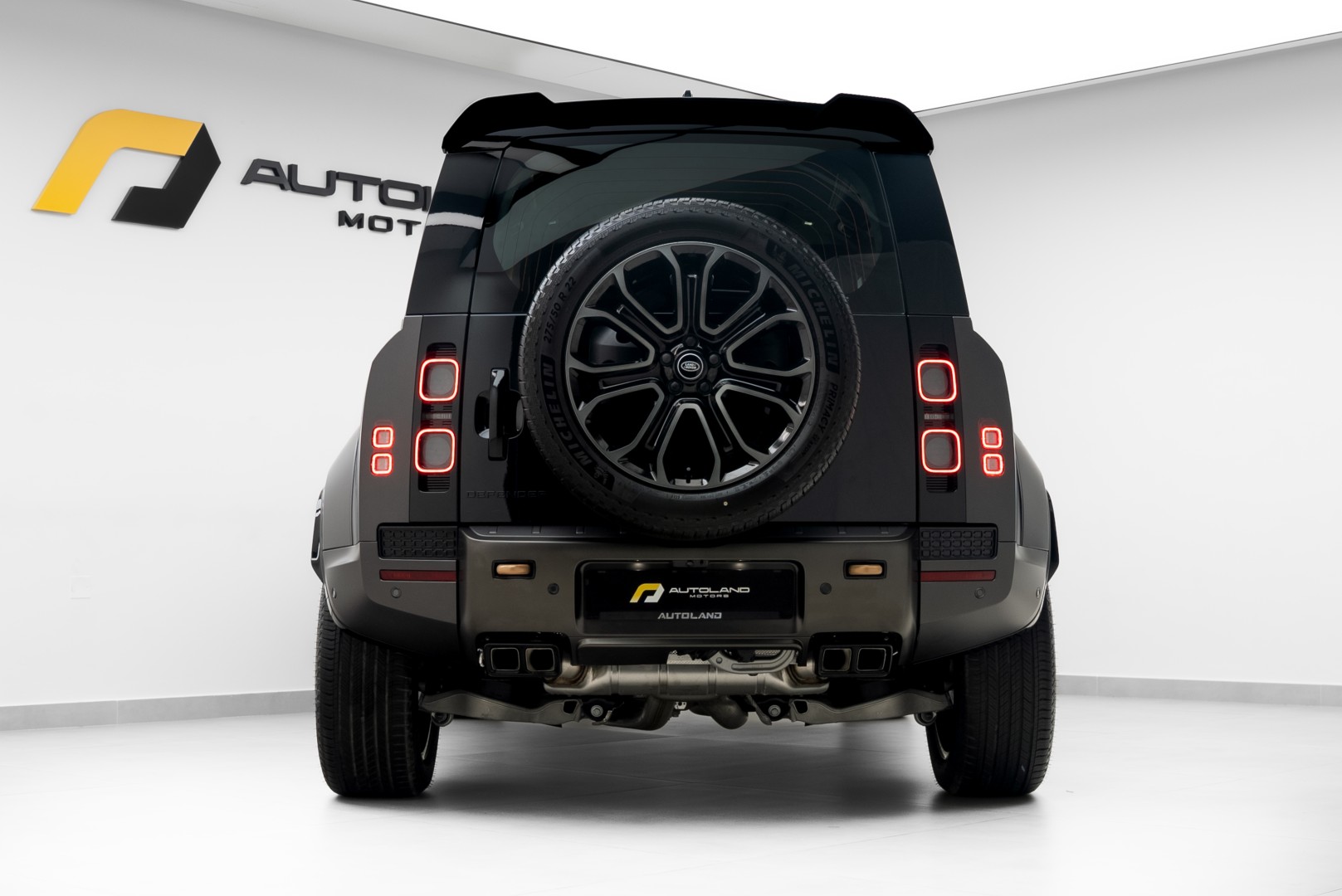 2025 LAND ROVER DEFENDER P635 OCTA | GCC 5 YEARS WARRANTY | 635 HP | HIGH SPEC |